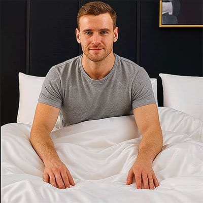 homme sous housse de couette prestige raffiné