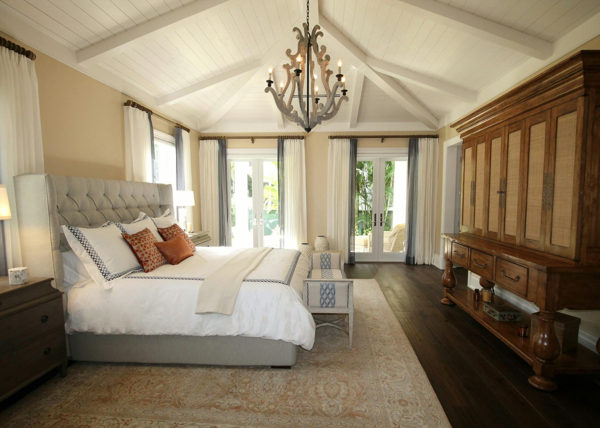 Belle chambre grande décorée sommeil profond