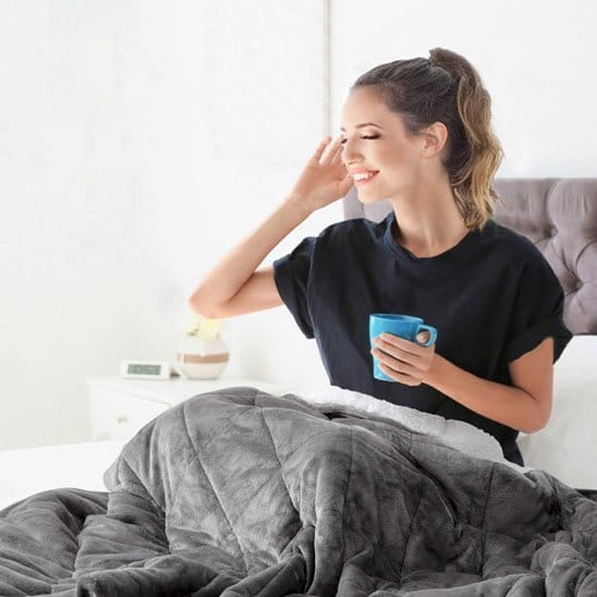 Femme Couverture lestee grise| Sommeil Zen  Chambre Élégante