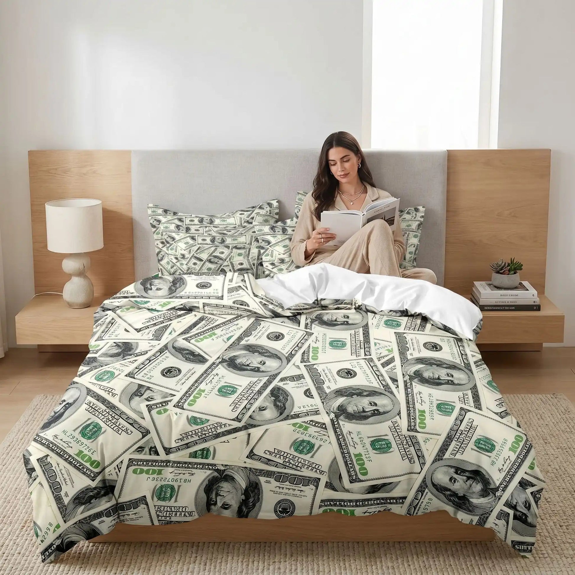 Femme lit sur parure de lit polyester argenté