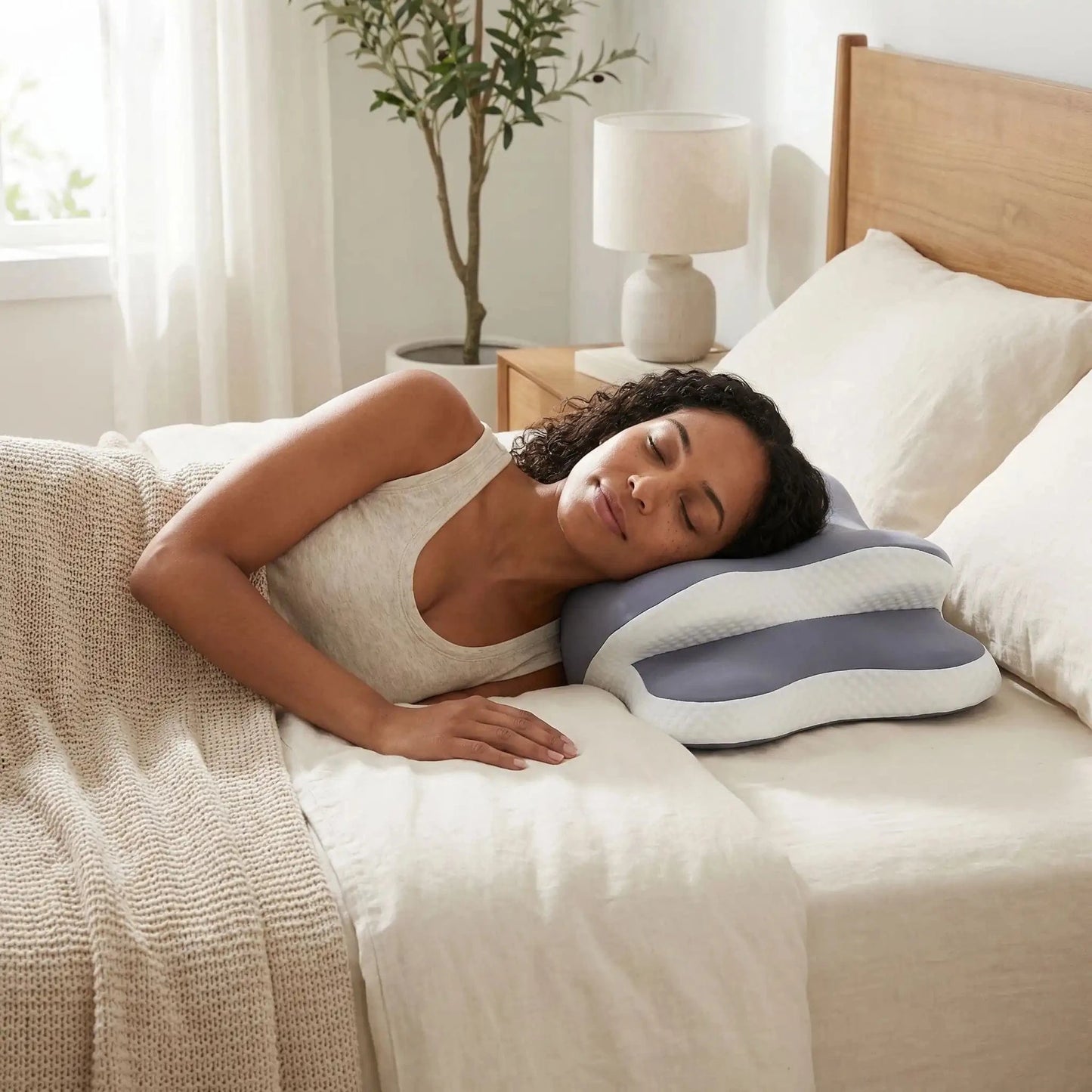 Femme tête sur oreiller cervical ergonomique gris Soutien Cervical