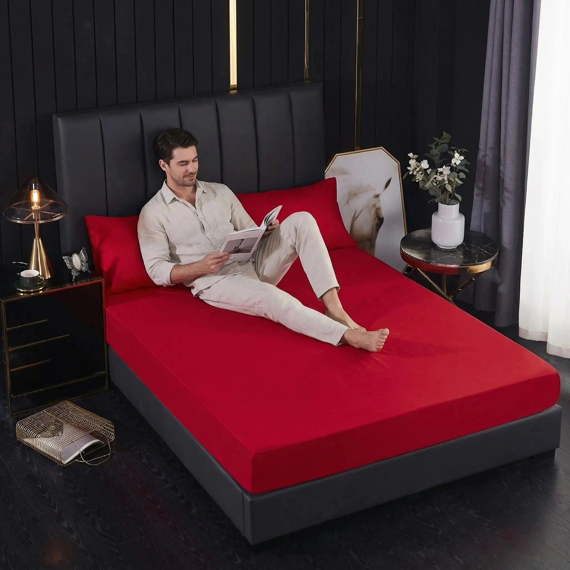 Homme lit sur drap housse 140x190 cm rouge antibactérien 