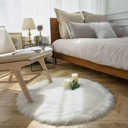 Tapis descente de lit blanc entre lit chaise 