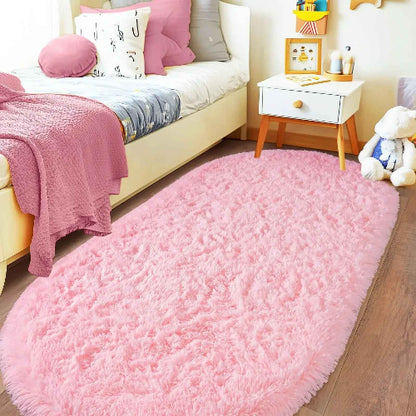 Tapis sortie de lit VIKAMA rose dans chambre décorée
