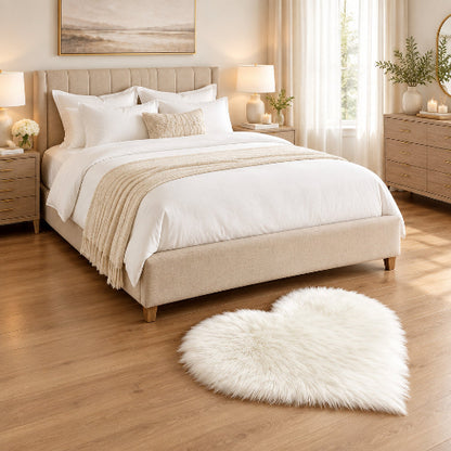 descente de lit tapis Shaggy blanche dans chambre