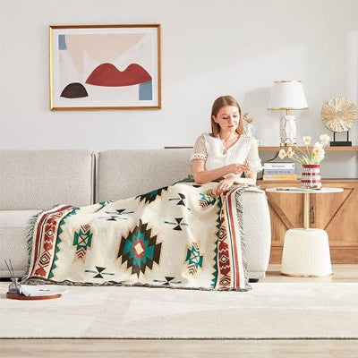  femme avec couverture  ultra artisanale chaleureuse zen