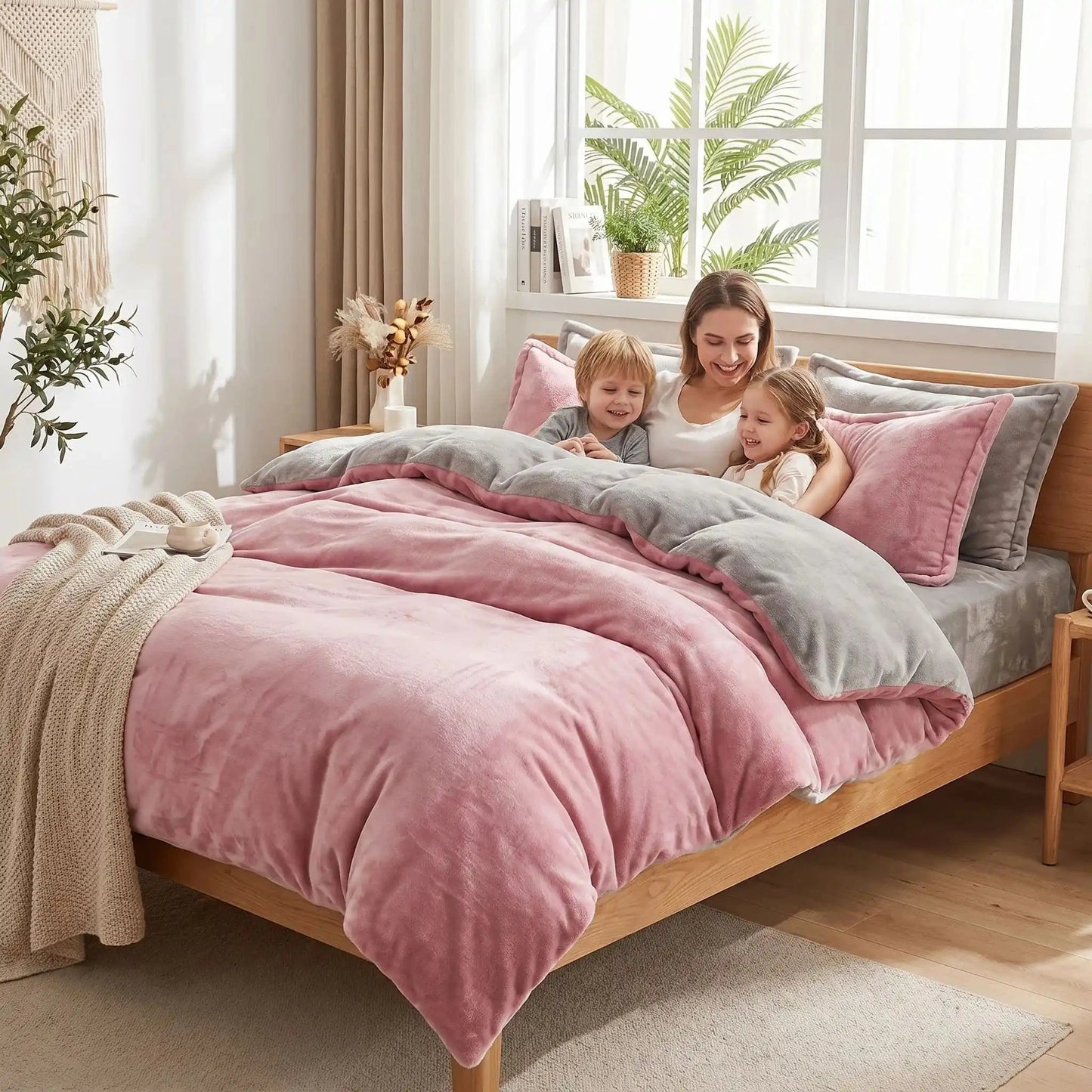 femme avec enfants sous housse de couette flanelle rose ultra confortable