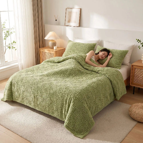 femme dort sous drap en polyester cocoon vert