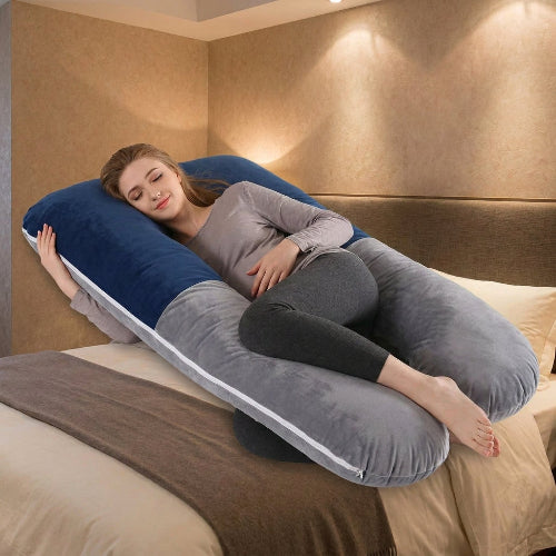 femme enceinte endormie sur traversin ergonomique bleu gris
