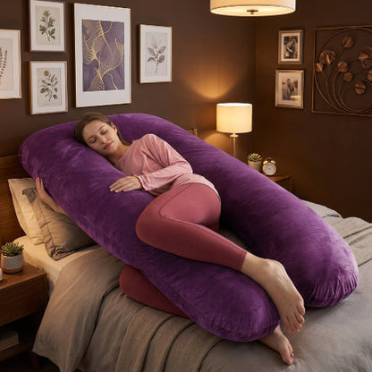 femme endormie sur traversin ergonomique violet
