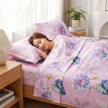 femme sur drap plat rose floral éclatant