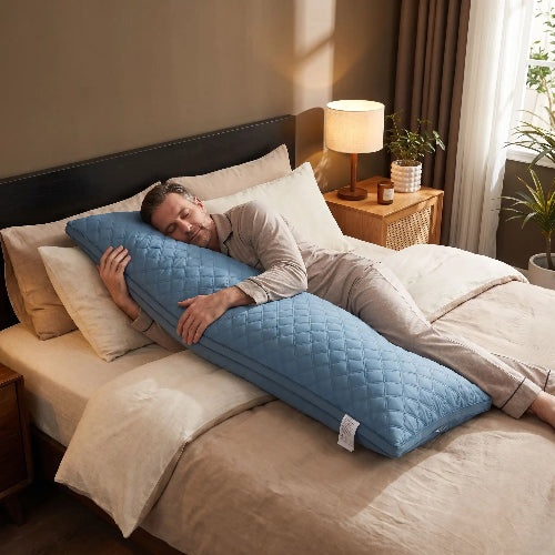 homme embrasse traversin 180 ferme sur lit