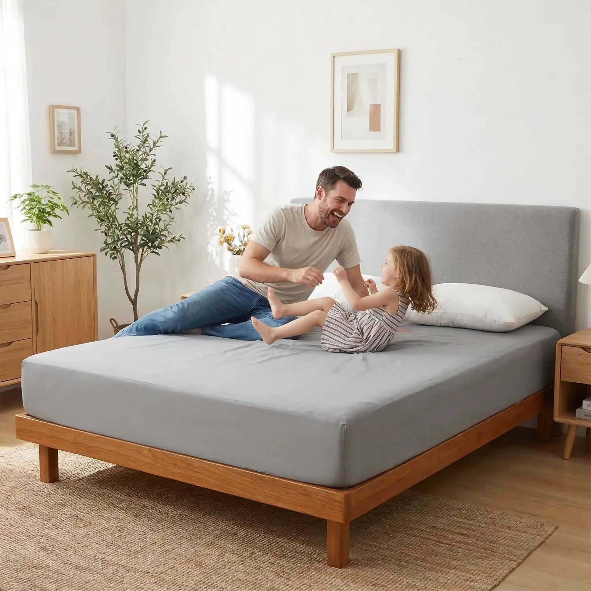 homme fillette sur protege matelas gris imperméable anti-allergène
