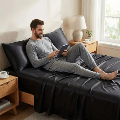 homme souriant sur drap plat Satin400™ noir 
