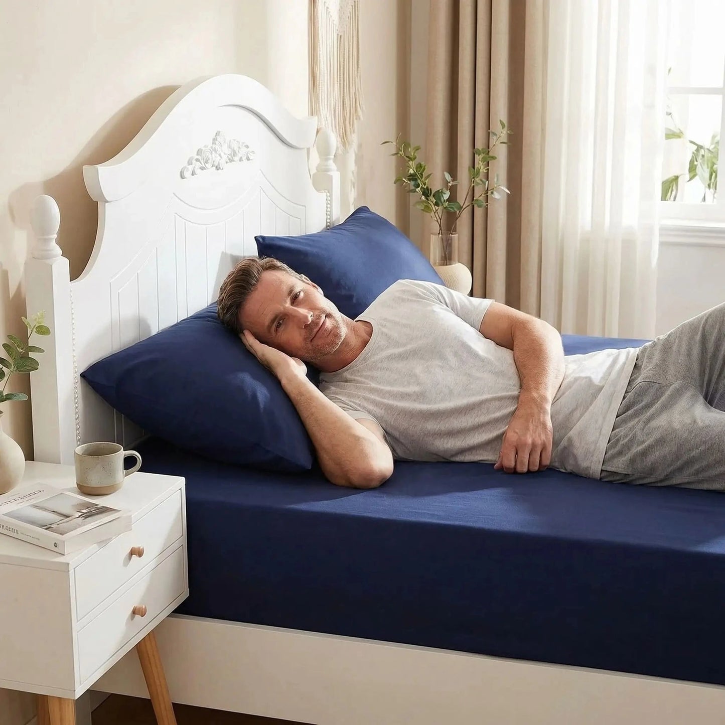 homme taies d'oreiller bleu marine chambre décorée
