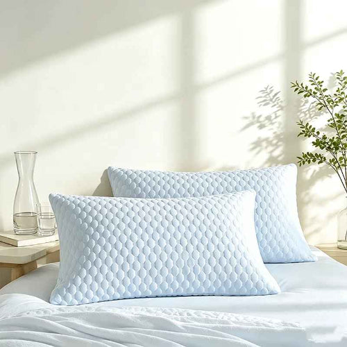 housse taie d'oreiller bleue sur lit 
