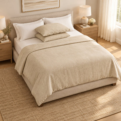 taie D OREILLER coton 50x70 kaki sur lit couvert avec draps beiges
