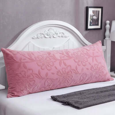 traversin rose sur lit