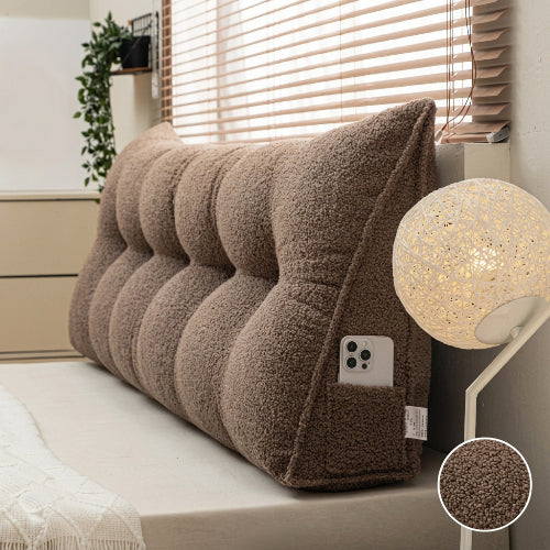 traversin triangulaire 180 marron lias sur lit